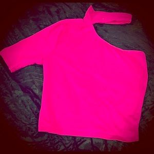 Cold shoulder top🤩